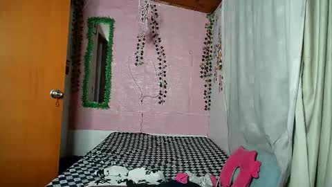 sexy lolas online show from October 14, 12:11 am