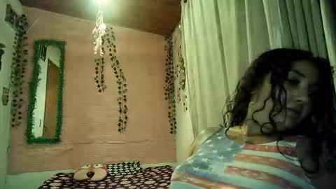 sexy lolas online show from March 28, 11:48 pm