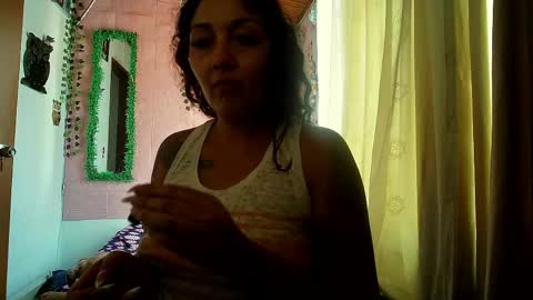 sexy lolas online show from April 4, 7:11 pm