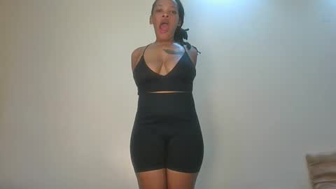 Snapshot of sexy_lyna chatting on May 4, 8:38 pm sexy_lyna online show from May 4, 8:38 pm