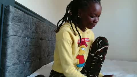 Snapshot of sexy_malyn chatting on November 20, 9:31 am Shasha Money online show from November 20, 9:31 am