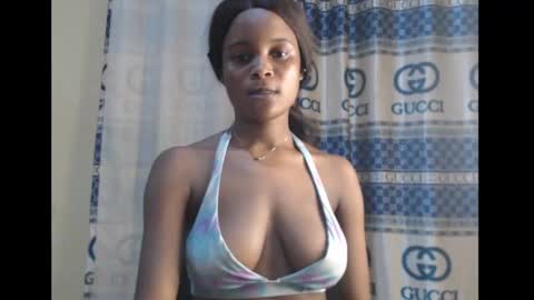 Snapshot of sexy_mariax chatting on December 13, 9:41 pm Debby online show from December 13, 9:41 pm