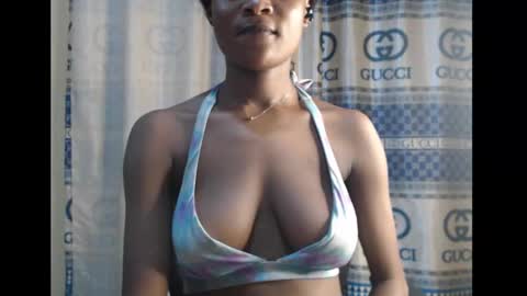 Snapshot of sexy_mariax chatting on December 16, 12:26 am Debby online show from December 16, 12:26 am