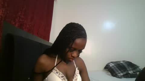 Snapshot of sexy_maya2 chatting on June 28, 5:46 am sexy_maya2 online show from June 28, 5:46 am