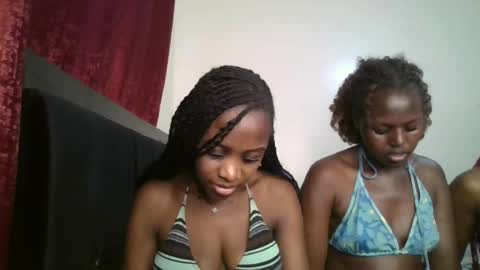 Snapshot of sexy_maya2 chatting on July 15, 10:31 am sexy_maya2 online show from July 15, 10:31 am