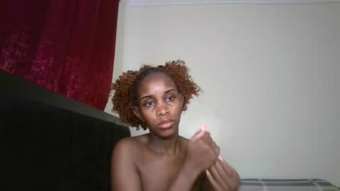Snapshot of sexy_maya2 chatting on July 31, 9:41 am sexy_maya2 online show from July 31, 9:41 am