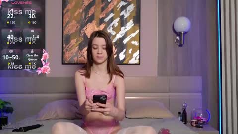 Alison online show from November 13, 1:54 pm