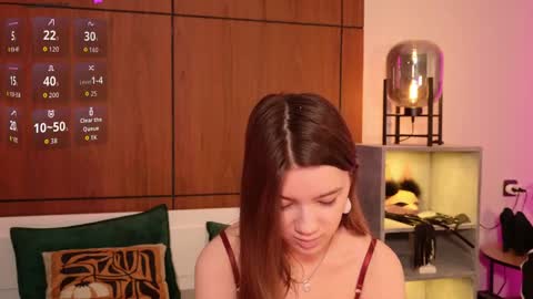 Snapshot of sexy_me_bb chatting on April 24, 11:29 pm Alison online show from April 24, 11:29 pm