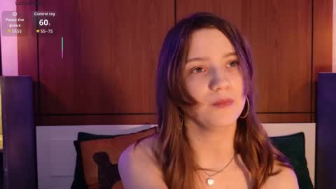 Snapshot of sexy_me_bb chatting on May 24, 5:51 pm Alison online show from May 24, 5:51 pm