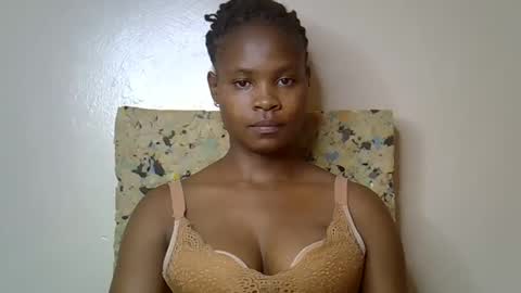 Snapshot of sexy_molyne chatting on April 27, 11:19 am Molyne online show from April 27, 11:19 am