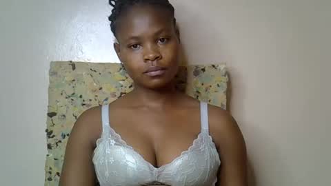 Snapshot of sexy_molyne chatting on April 27, 11:36 pm Molyne online show from April 27, 11:36 pm