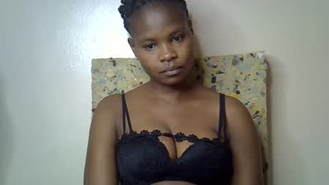 Snapshot of sexy_molyne chatting on April 29, 11:44 pm Molyne online show from April 29, 11:44 pm