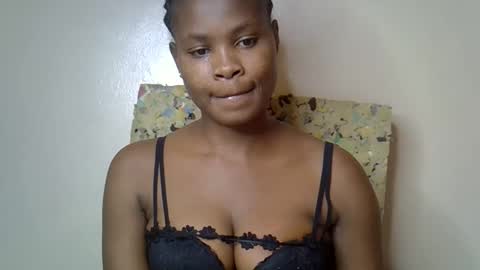 Snapshot of sexy_molyne chatting on April 30, 1:28 pm Molyne online show from April 30, 1:28 pm