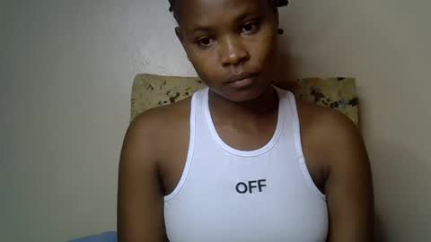 Snapshot of sexy_molyne chatting on May 5, 4:31 am Molyne online show from May 5, 4:31 am