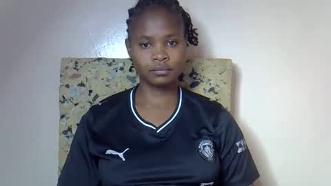 Snapshot of sexy_molyne chatting on May 10, 5:56 am Molyne online show from May 10, 5:56 am