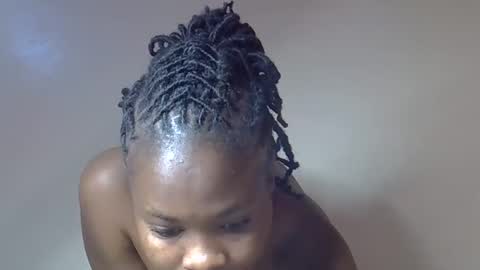 Snapshot of sexy_molyne chatting on May 11, 11:57 pm Molyne online show from May 11, 11:57 pm