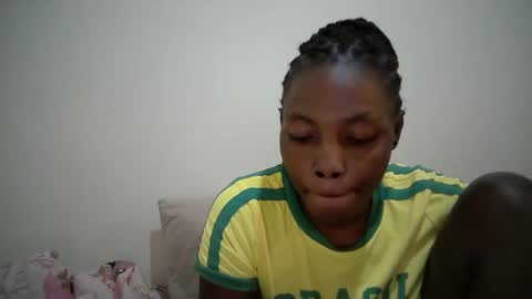 Snapshot of sexy_muna2 chatting on February 17, 9:10 pm sexy_muna2 online show from February 17, 9:10 pm