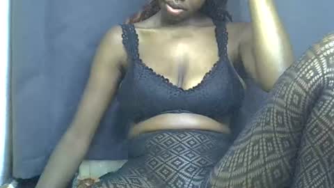 sexy_peach4 online show from July 18, 10:24 pm