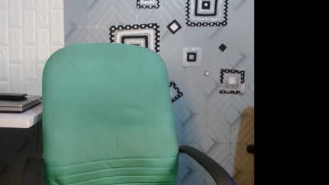 zoe online show from December 8, 7:05 am