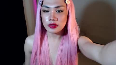 Snapshot of sexy_rc18 chatting on December 6, 3:19 am RC online show from December 6, 3:19 am