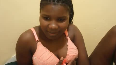 Snapshot of sexy_roz chatting on March 8, 3:16 pm Queen online show from March 8, 3:16 pm