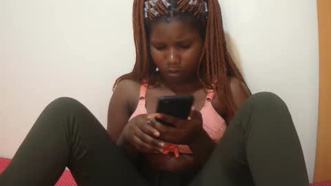 Snapshot of sexy_roz chatting on April 10, 2:33 pm Queen online show from April 10, 2:33 pm