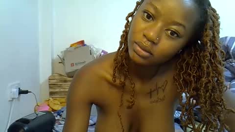 Snapshot of sexy_sasy chatting on November 30, 1:31 am sexy_sasy online show from November 30, 1:31 am