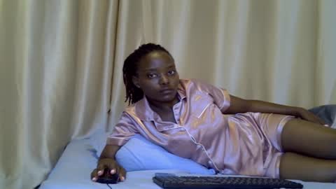 Snapshot of sexy_shay209 chatting on February 4, 3:12 am shay online show from February 4, 3:12 am