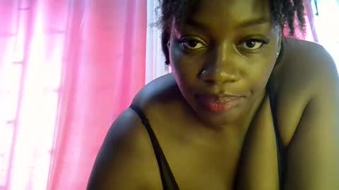 Snapshot of sexy_siera chatting on March 6, 6:10 am laura online show from March 6, 6:10 am