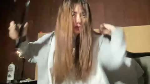 Snapshot of sexyaliceskay chatting on November 9, 12:31 am Alice Skay online show from November 9, 12:31 am