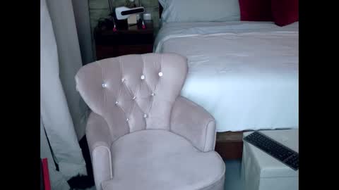 Snapshot of sexyalliekay chatting on May 30, 4:20 am Sexy GILF Allie Kay online show from May 30, 4:20 am