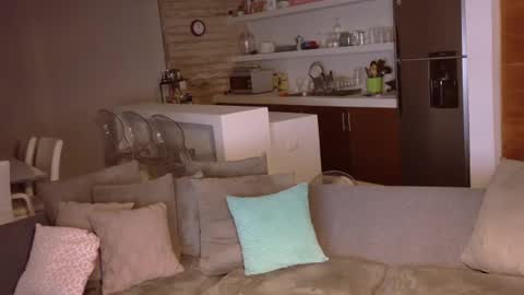Snapshot of sexyalliekay chatting on July 6, 5:59 am Sexy GILF Allie Kay online show from July 6, 5:59 am