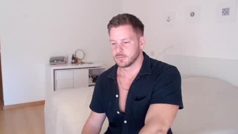 Snapshot of sexyandmarried chatting on December 24, 1:28 pm sexyandmarried online show from December 24, 1:28 pm
