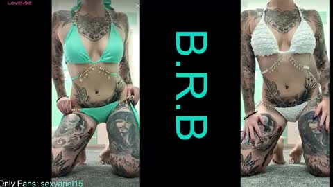 Snapshot of sexyariel15 chatting on November 11, 6:19 pm SexyAriel15 online show from November 11, 6:19 pm