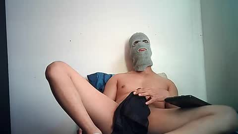 Snapshot of sexyatrevidoo chatting on December 15, 2:05 pm SesyMen online show from December 15, 2:05 pm