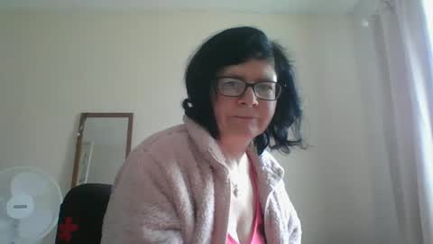 Snapshot of sexybabe41 chatting on March 11, 12:39 pm sexymilfy online show from March 11, 12:39 pm