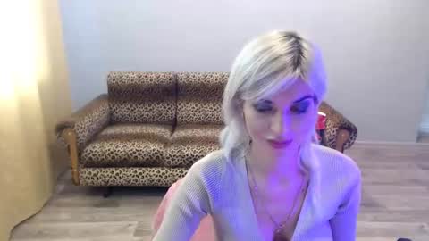 sexybeatriice online show from October 9, 6:33 am