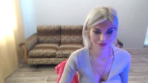 sexybeatriice online show from November 1, 7:21 am