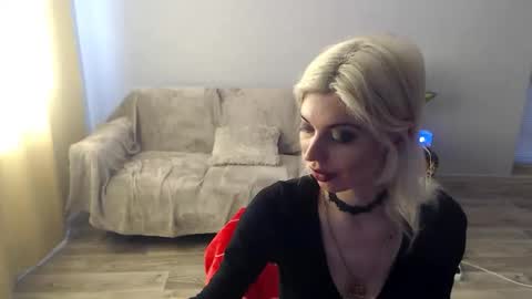 sexybeatriice online show from March 26, 7:25 am