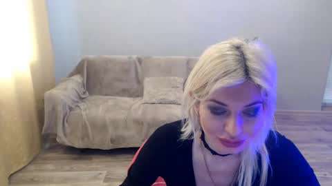 sexybeatriice online show from March 28, 7:19 am