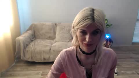 sexybeatriice online show from April 5, 6:21 am