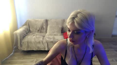 Snapshot of sexybeatriice chatting on June 14, 6:26 am sexybeatriice online show from June 14, 6:26 am