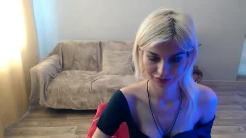 Snapshot of sexybeatriice chatting on June 28, 6:19 am sexybeatriice online show from June 28, 6:19 am