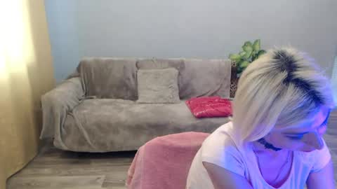 Snapshot of sexybeatriice chatting on July 10, 6:28 am sexybeatriice online show from July 10, 6:28 am