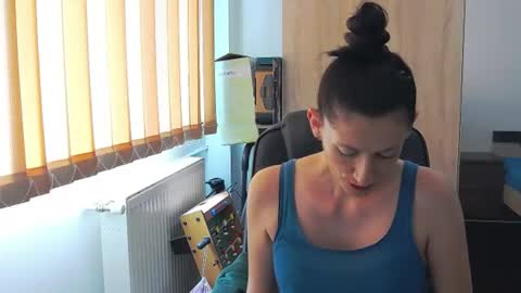 SexyBea online show from July 1, 9:00 am