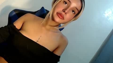 Snapshot of sexybite1 chatting on February 24, 11:10 am Seraphina Blaze online show from February 24, 11:10 am