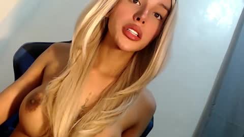 Snapshot of sexybite1 chatting on February 25, 10:58 am Seraphina Blaze online show from February 25, 10:58 am