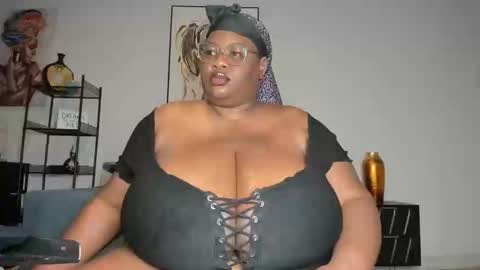 sexyblackhugetits online show from November 17, 1:06 pm