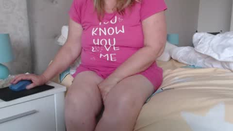 Sexyblonde4u58 online show from June 26, 3:22 am