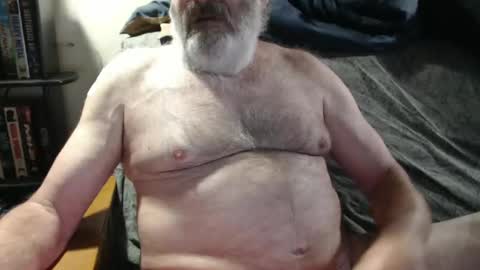 Snapshot of sexyblueyes54 chatting on December 8, 7:22 pm sexyblueyes54 online show from December 8, 7:22 pm